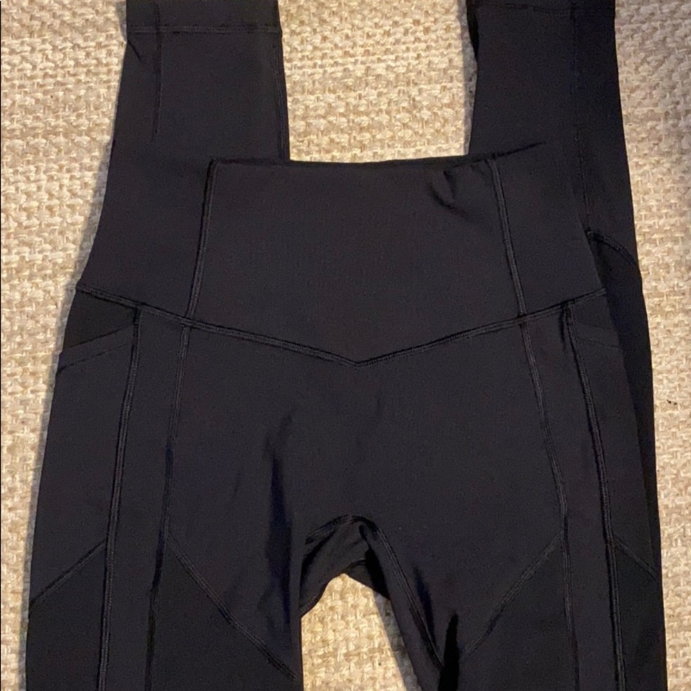 Lululemon leggings size 6
